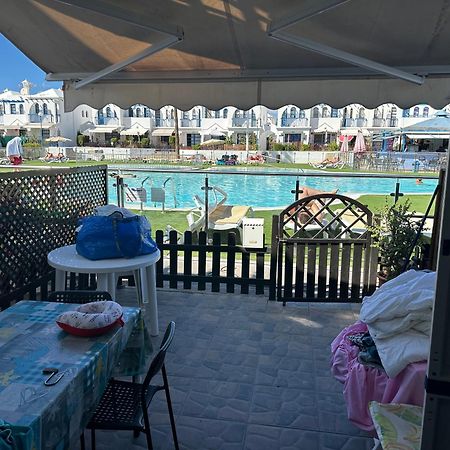 Delightful Bungalow Playmar: Comfort And Convenience In Maspalomas, Steps Away From Shopping Centers And Beaches Exterior foto